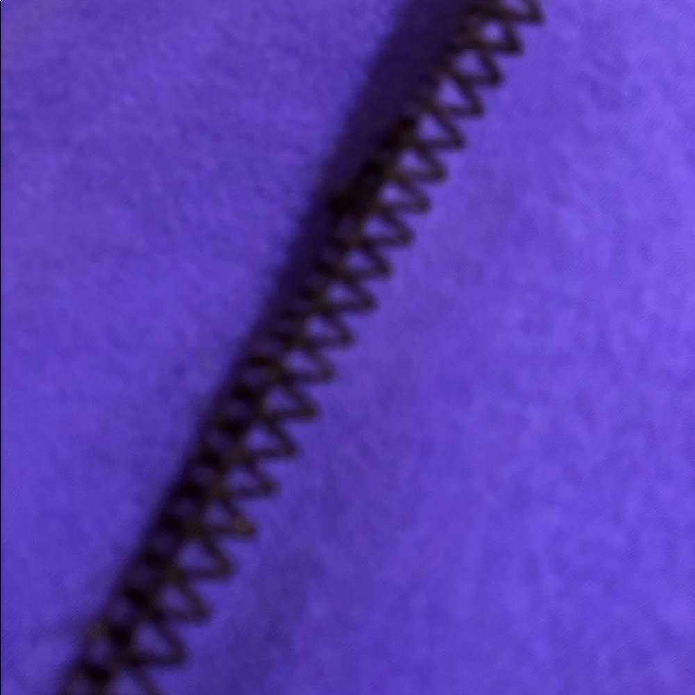 🌼🌿Gently worn purple lap throw. Approximately 64” by 40” soft and comfortable!